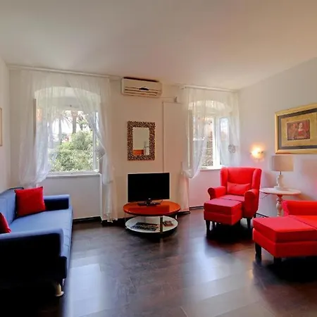 Stella Apartment *