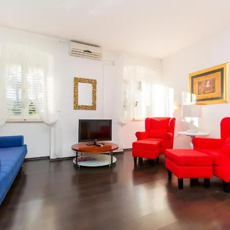 Stella Apartment *